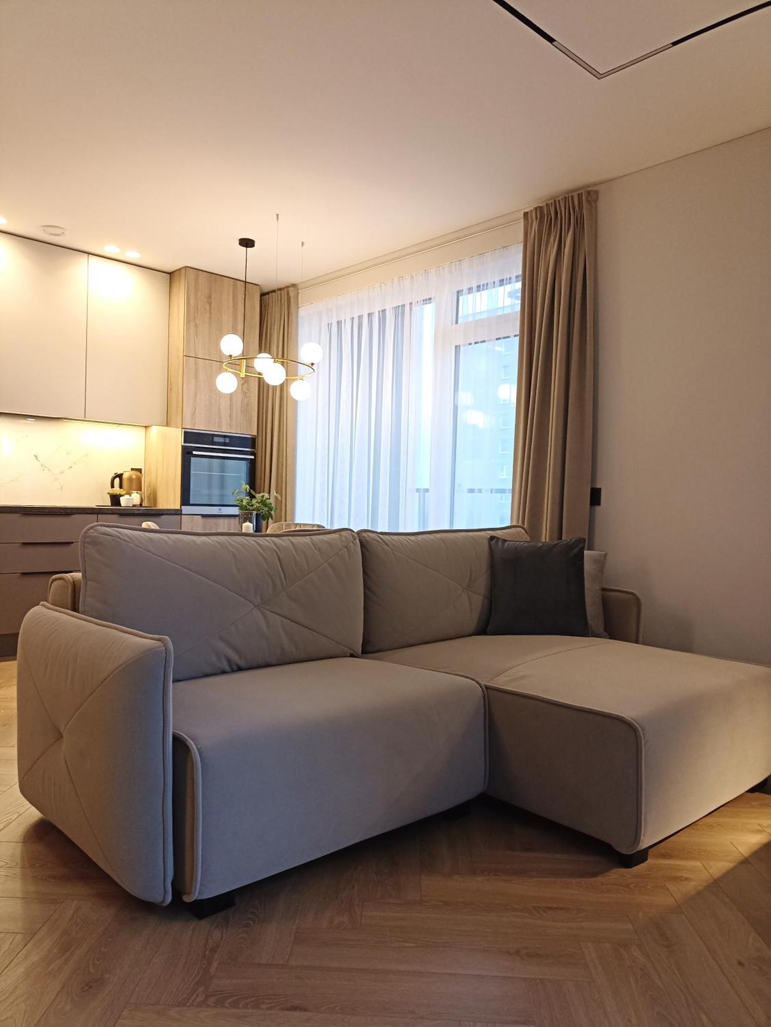With A Balcony And An Impressive Terrace On The Roof Of The House דירה